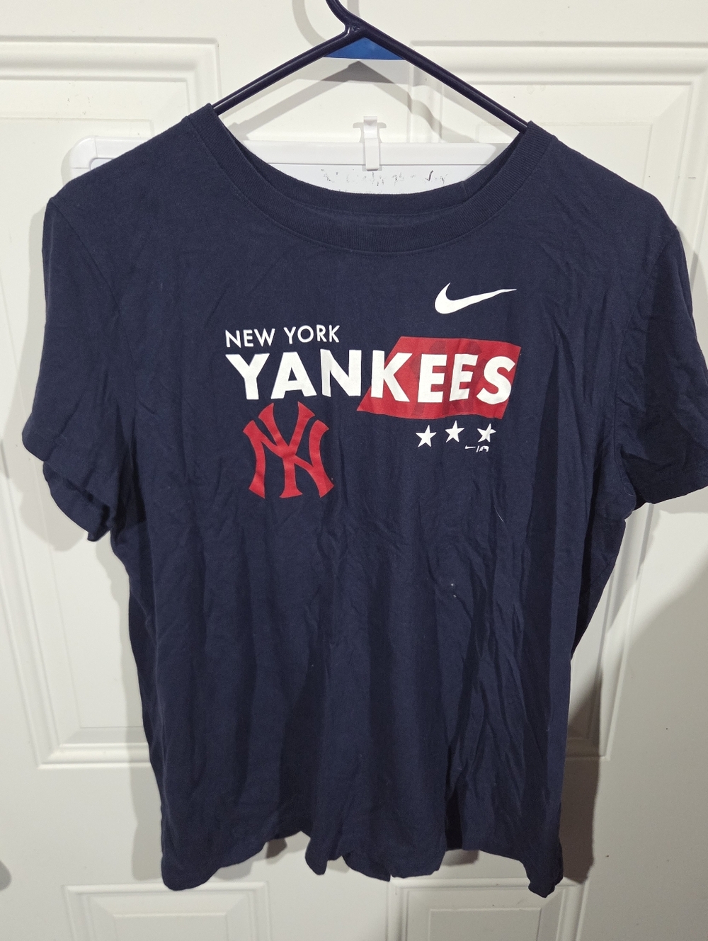 Nike Navy New York Yankees Graphic Tee with Red Accents